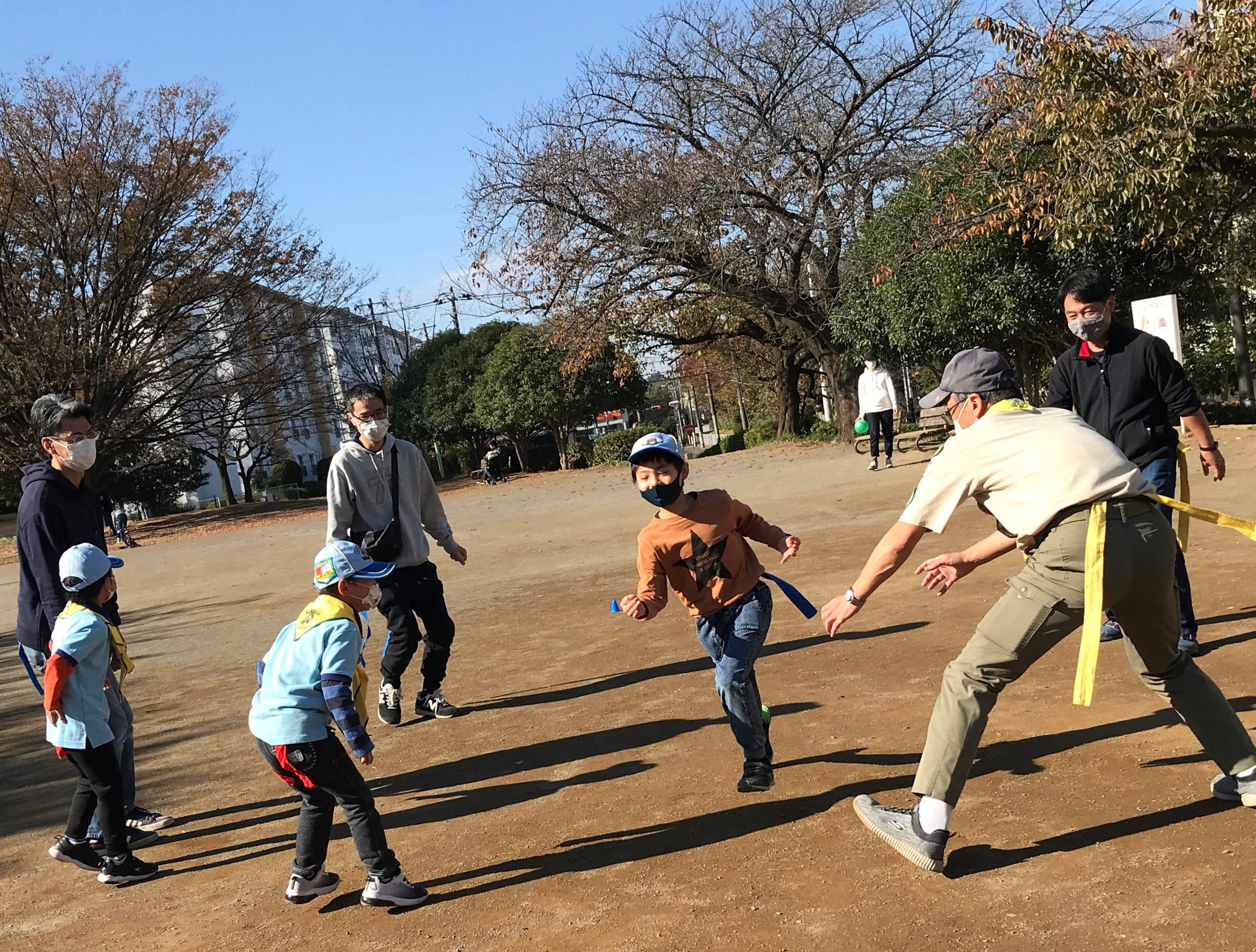 【ビーバー】こうえんであそぼう（はしって、なげて）